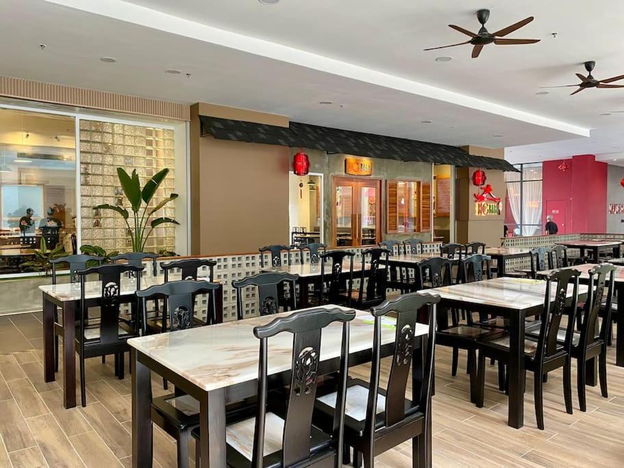 The Podium-3r2b-free 2 Parking-12 Pax-d333 Apartment *