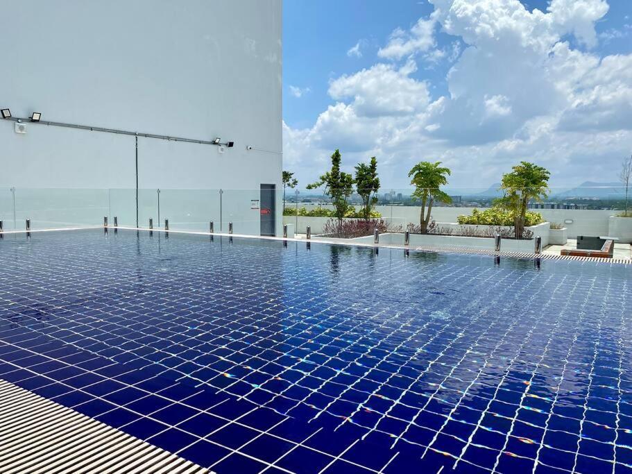 The Podium-3r2b-free 2 Parking-12 Pax-d333 Apartment *